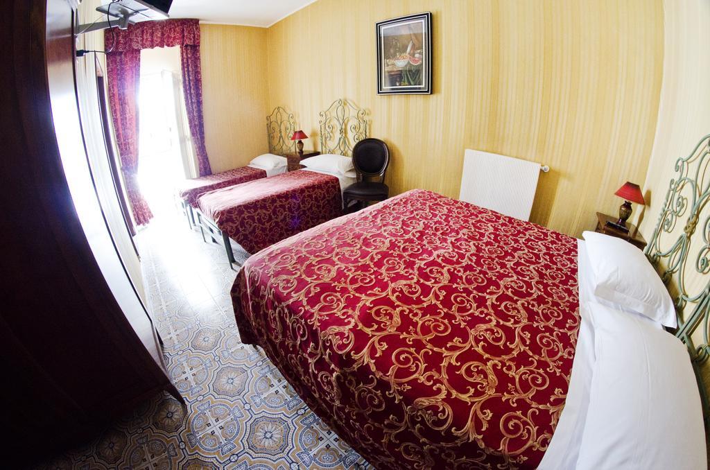 Maria 3* Napoli